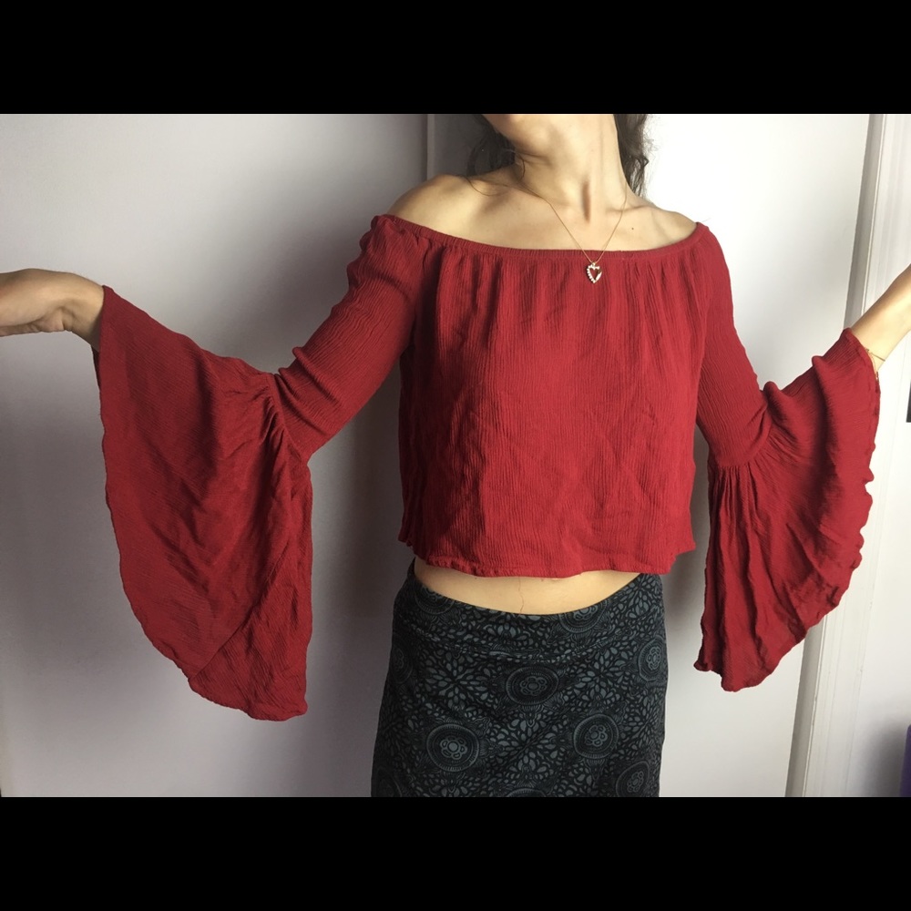 Loose sleeves red off the shoulder top size small - Picture 2 of 6